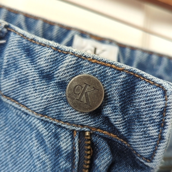 Calvin Klein Jeans Retro Medium Wash High Rise Distressed Straight Leg Jeans 30 - Picture 11 of 16